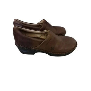 Born Womens Leather Shoes Size 7.5 W21054 Casual slip on Clogs